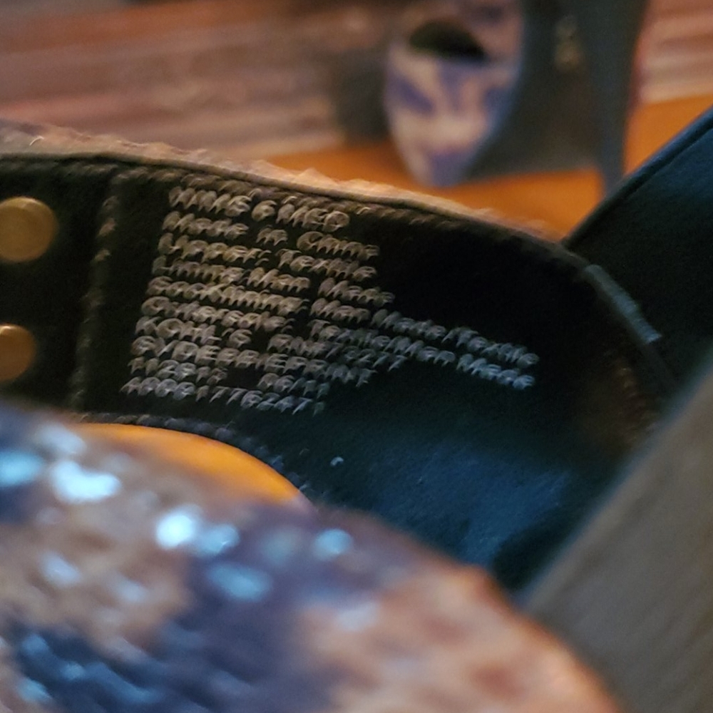 Heels - Picture 4 of 4